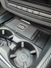 Load image into Gallery viewer, BMW X5/6 E70/71 wireless charging solution
