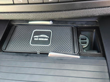 Load image into Gallery viewer, BMW X5/6 E70/71 wireless charging solution