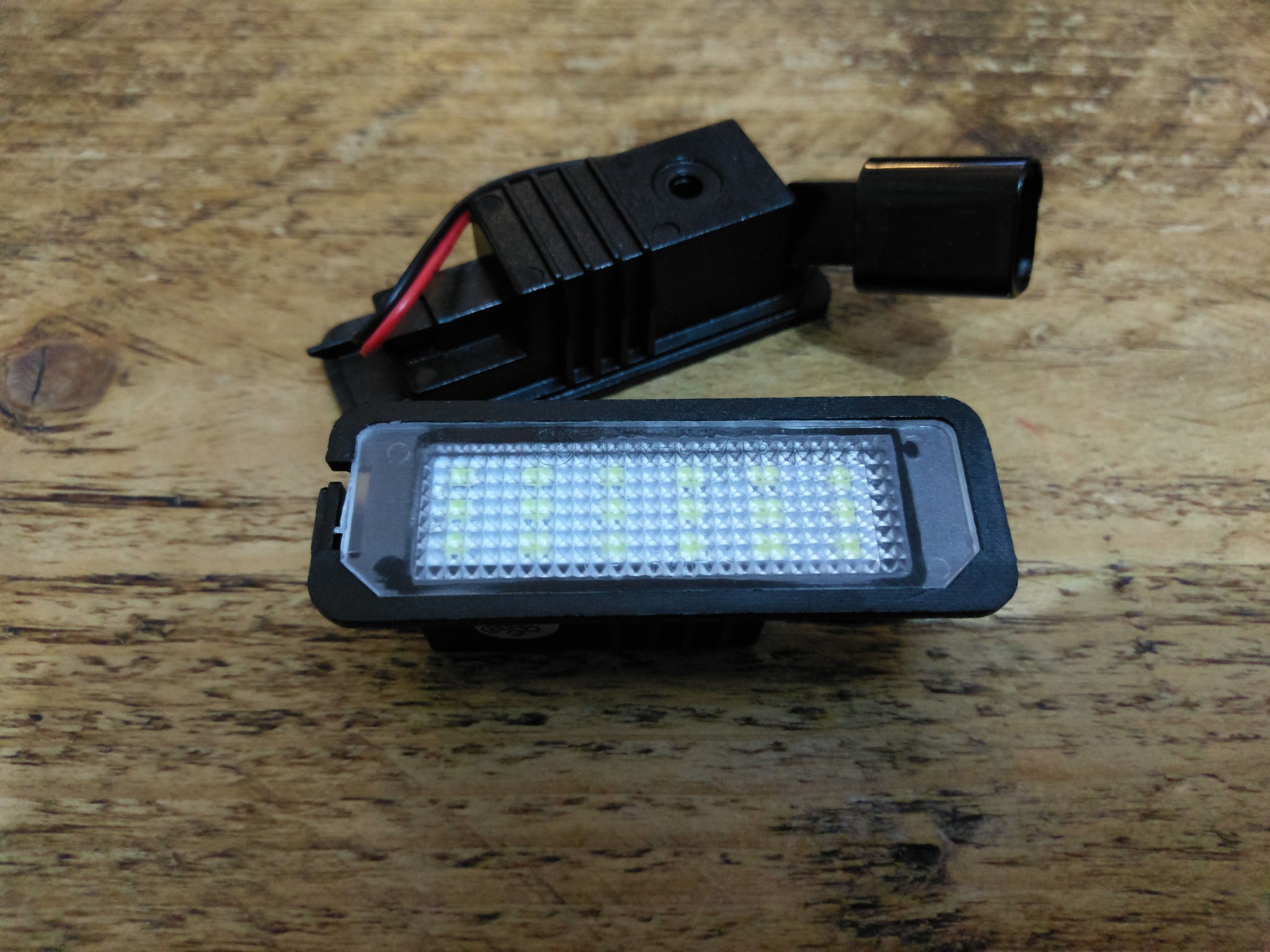 RGB-LED-Türbeleuchtung – Volkswagen / Skoda / Seat / Porsche
